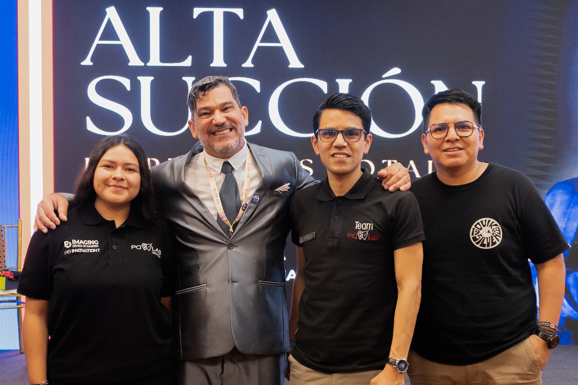 Equipo PDLAB en la sesión de Alta Succión y Prótesis Total en MEGATEC